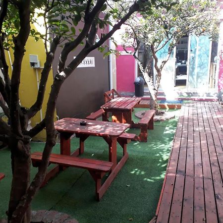 Awesome Backpackers Hostel Cape Town Exterior photo